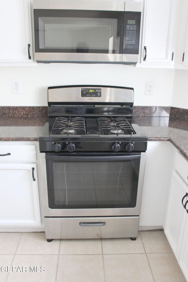 Building Photo - 815 Saguaro Park Ct