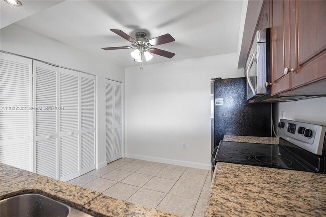 Building Photo - 9040 SW 125th Ave