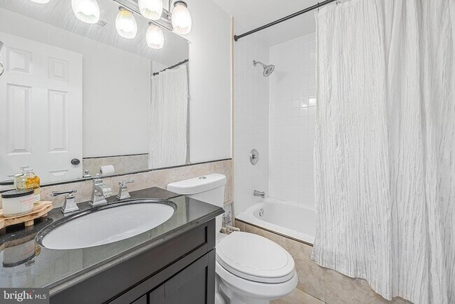 Building Photo - 25921 Largo Ct