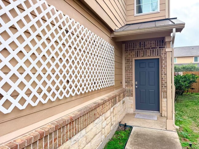 Building Photo - 3923 Calgary Cir