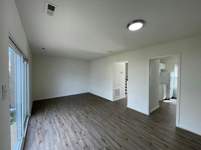 Building Photo - 3953 Old Brook Rd