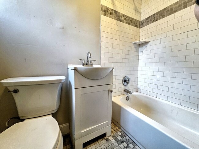 Building Photo - 125 Ardmore Ave