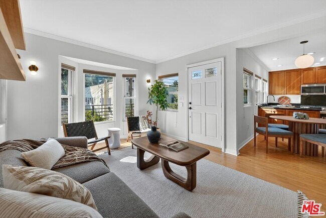 Building Photo - 1515 Rendall Pl