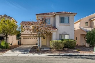 Building Photo - 5 Bedroom in Silverado Ranch!