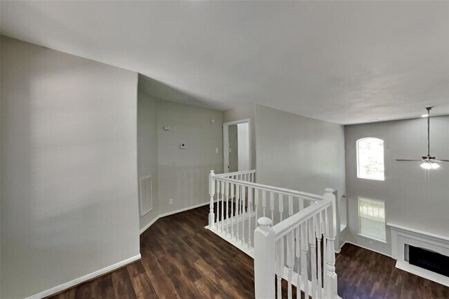 Building Photo - 6307 Briar Cross Ct