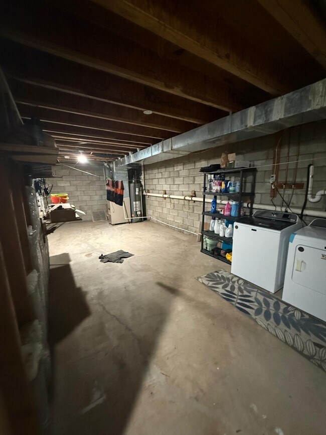 Building Photo - 427 Lackland Ave