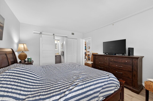 Building Photo - 3101 S Ocean Blvd