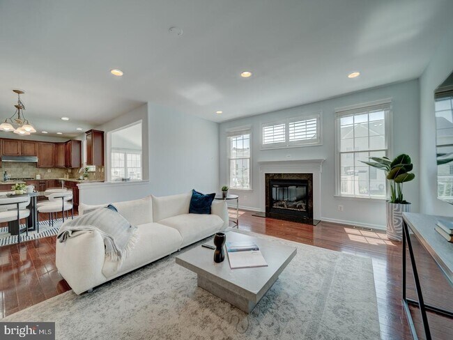 Building Photo - 43320 Barnstead Dr