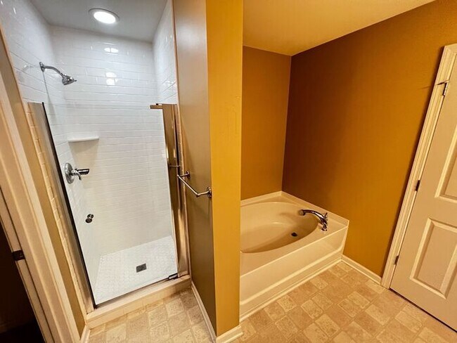 Building Photo - 226 S Lamplighter Ln