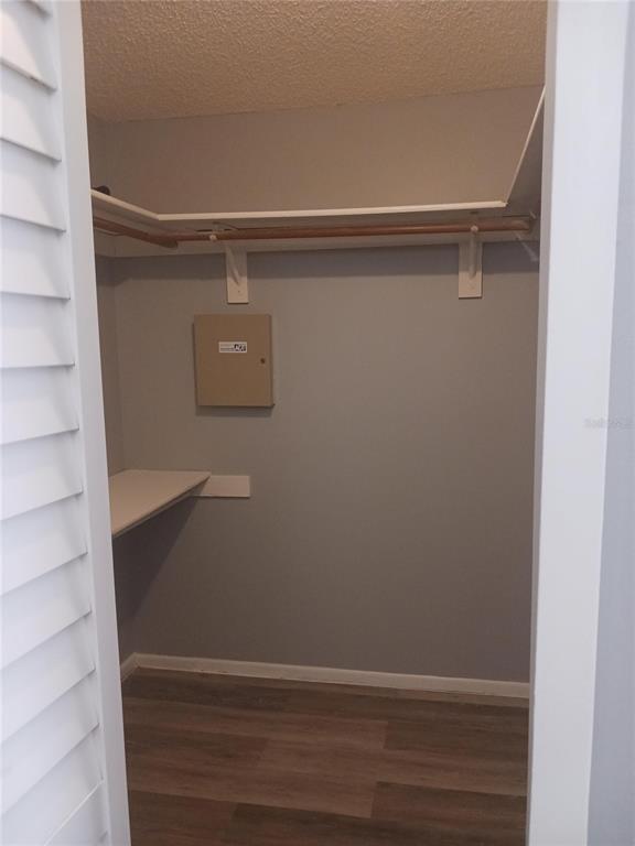 Building Photo - 7706 Covedale Dr