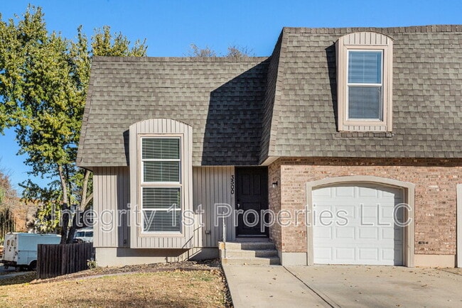 Building Photo - 3500 NE 72nd Terrace