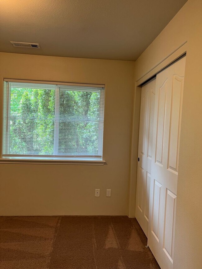 Building Photo - 3163 Juniper Ridge Dr