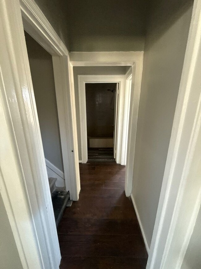 Building Photo - 4 Bedroom 2 Bath Home in Lincoln Park