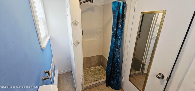 Building Photo - 1319 Washburn St