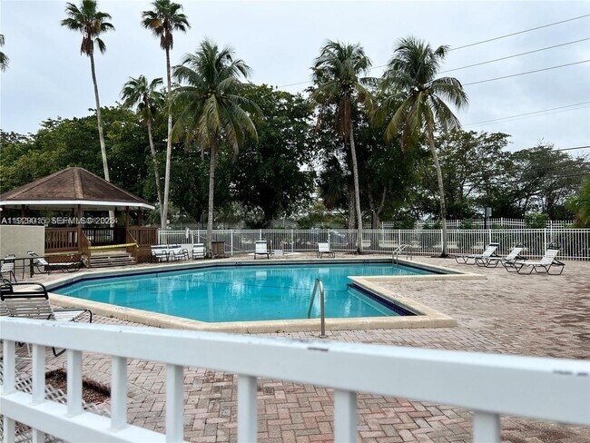 Building Photo - 665 SW 113th Way