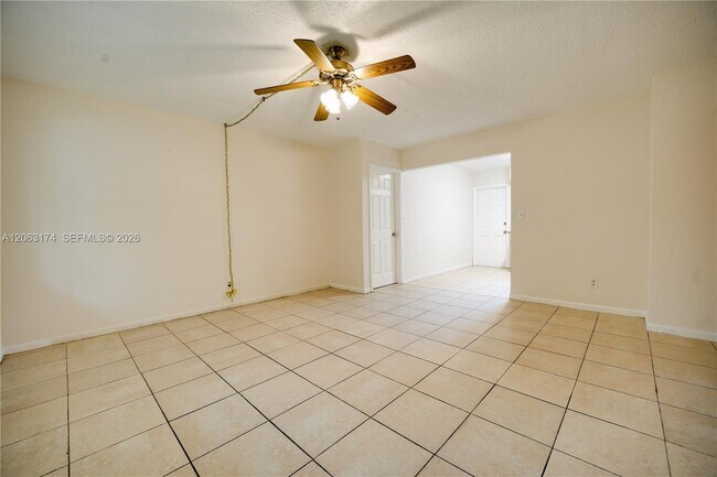 Building Photo - 715 N 58th Ave