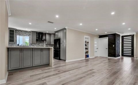 Building Photo - 17900 Bullock St