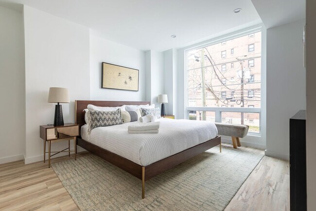 Building Photo - 300 Marshall Dr