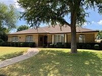 Building Photo - 3101 Parkside Dr