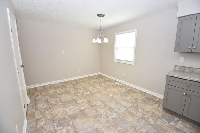 Building Photo - 1439-1441 Coachlite Dr