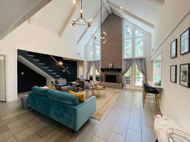 Building Photo - 18014 Vintage Wood Ln