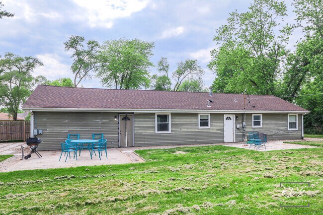 Building Photo - 1108 Karner Dr