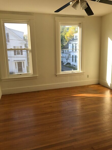 Bedroom 2 - 77 High St