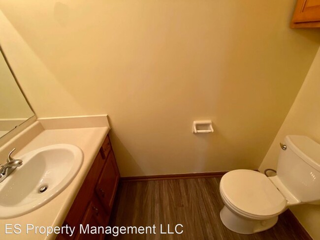 Building Photo - 2 br, 2.5 bath House - 5405 Bay Harbor Drive
