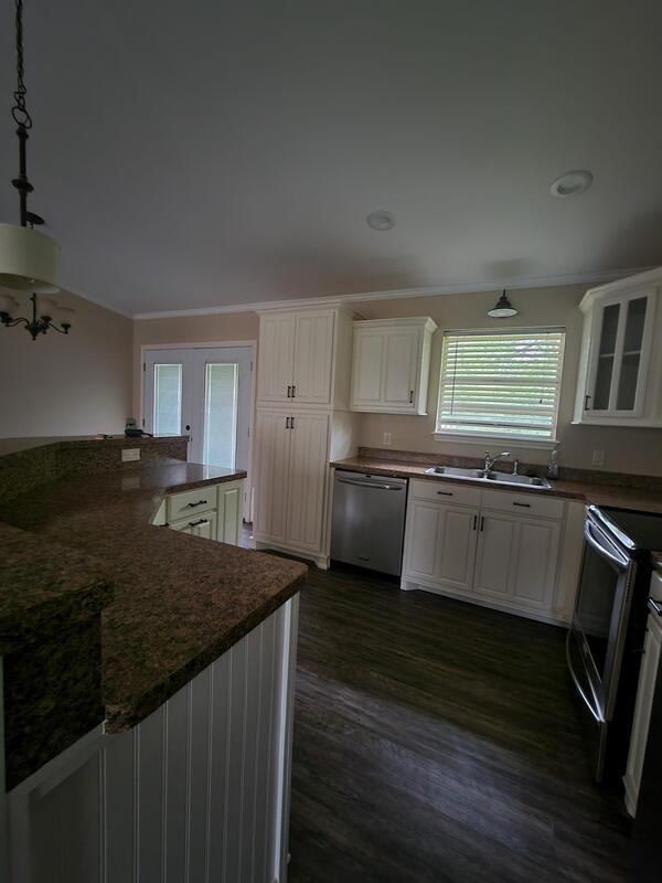 Building Photo - 10556 Rolling Pines Dr