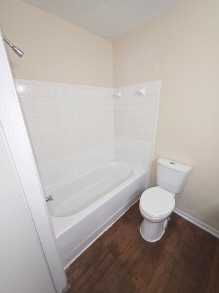 Building Photo - 5011 SE 29th St