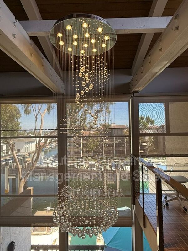 Building Photo - 7334 Marina Pacifica Dr N