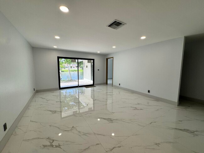 Building Photo - 10225 SW 53rd St