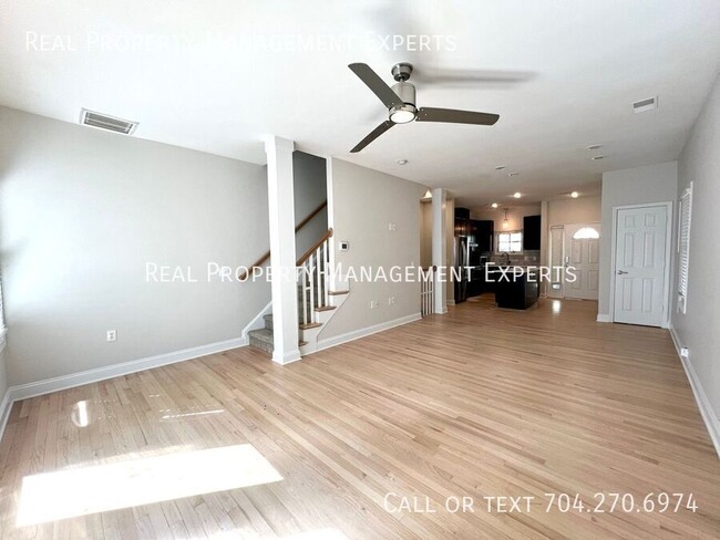 Building Photo - 729 Grandin Rd