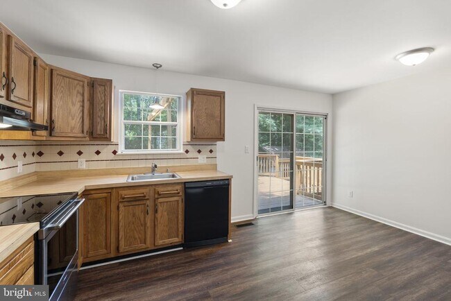 Building Photo - 11204 Sitting Bull Cir