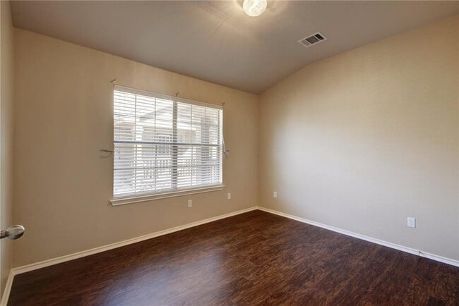 Building Photo - 1310 W Parmer Ln