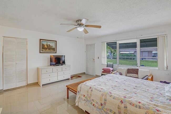 Building Photo - 1317 High Point Way SE