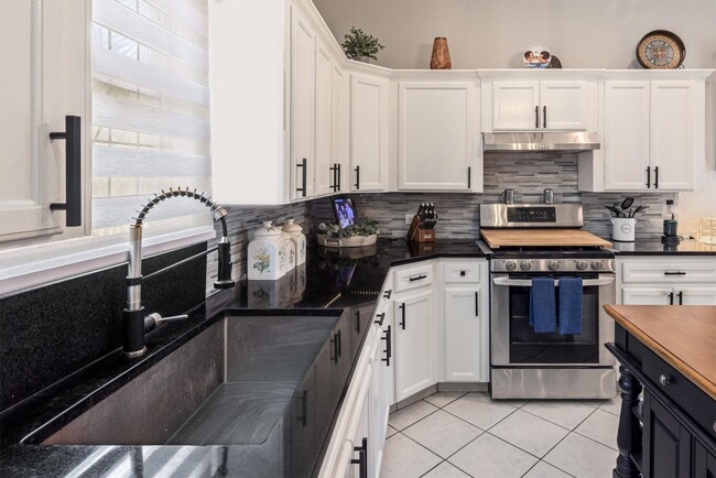 Building Photo - 3216 Avenue N