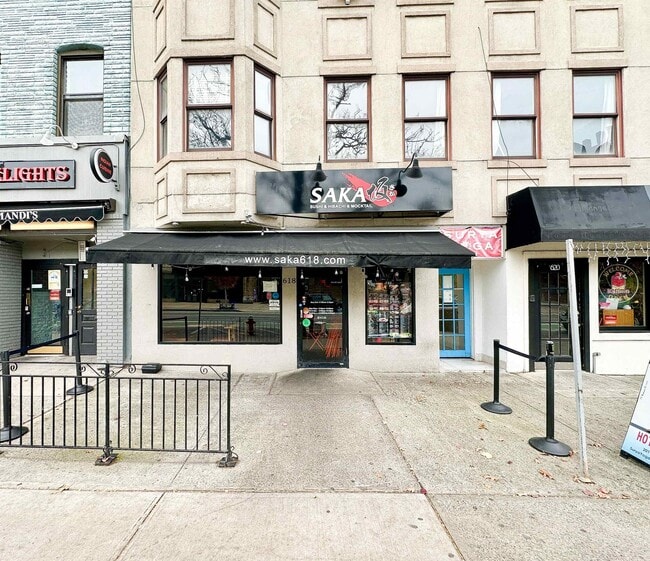 Building Photo - 618 Washington St