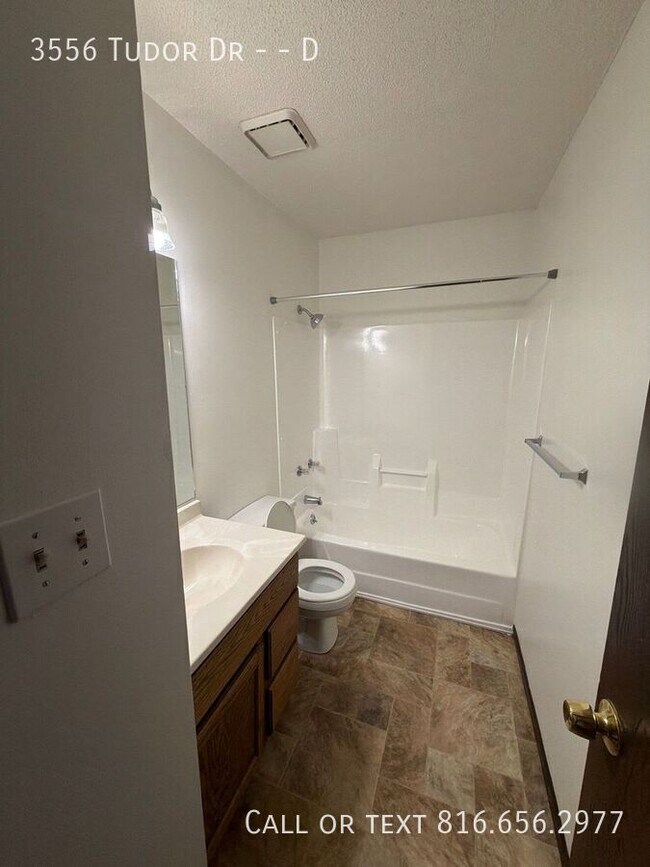 Building Photo - 3556 Tudor Dr