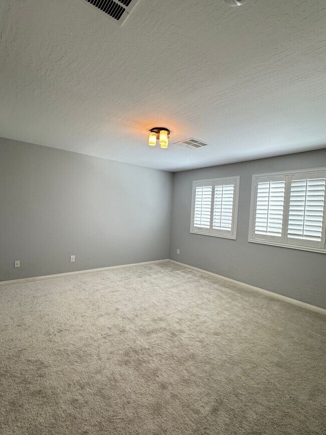 Building Photo - Beautiful Southwest Las Vegas Home in Gate...