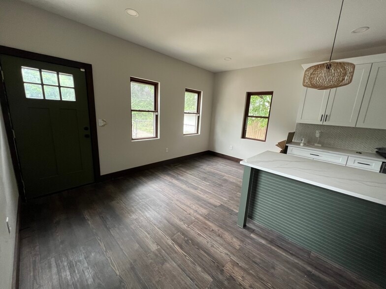 Kitchen - 1235 Tecumseh St