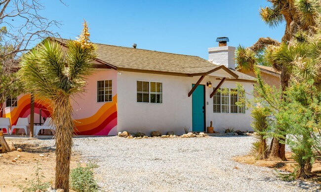 Building Photo - Fully Furnished Home in Yucca Valley