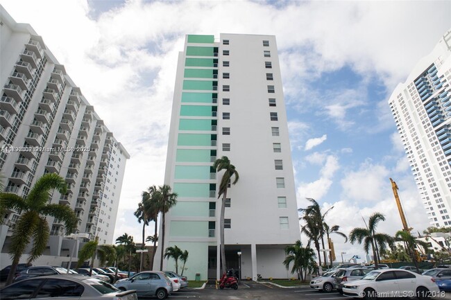 Building Photo - 1250 West Ave