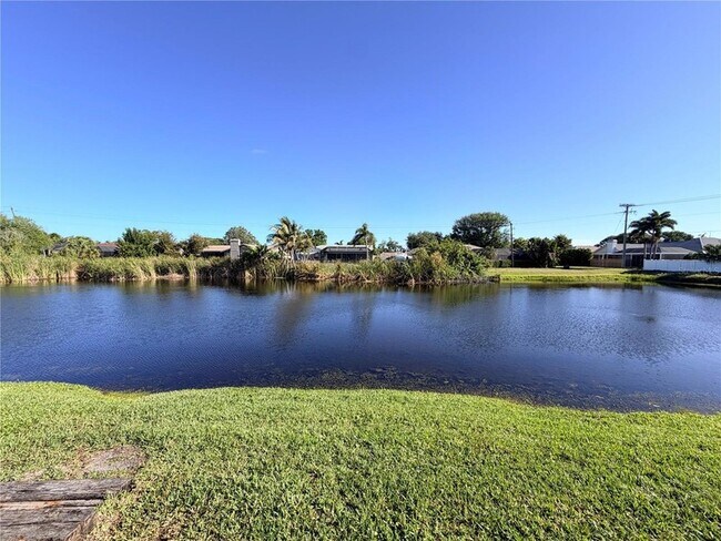 Building Photo - 8344 9th Ave Terrace NW