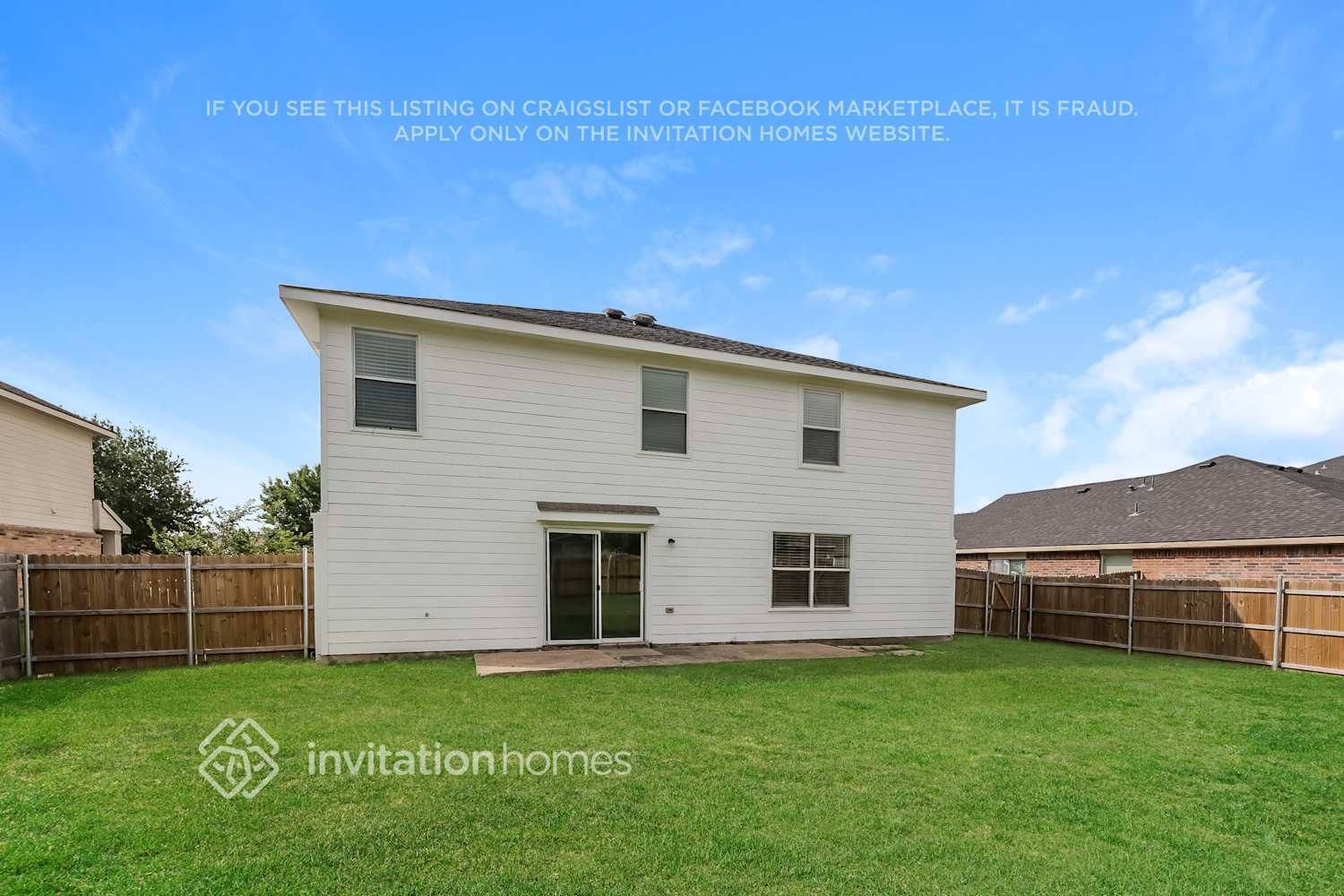 Building Photo - 215 Equestrian Dr