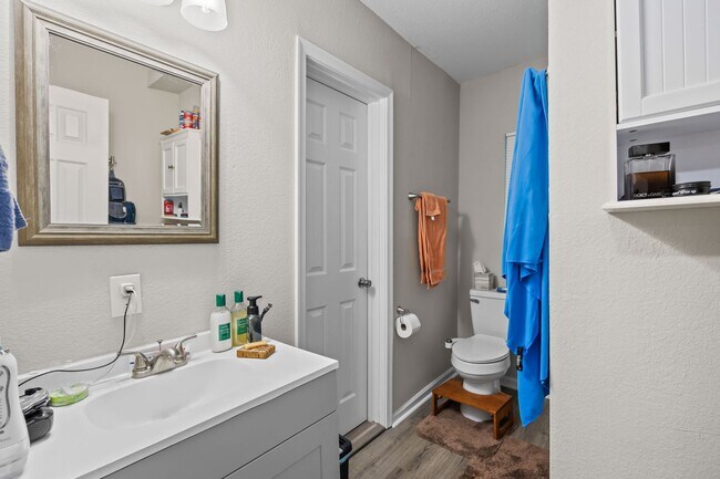 Building Photo - For Rent in Norfolk – Spacious 4 Bedroom Home!