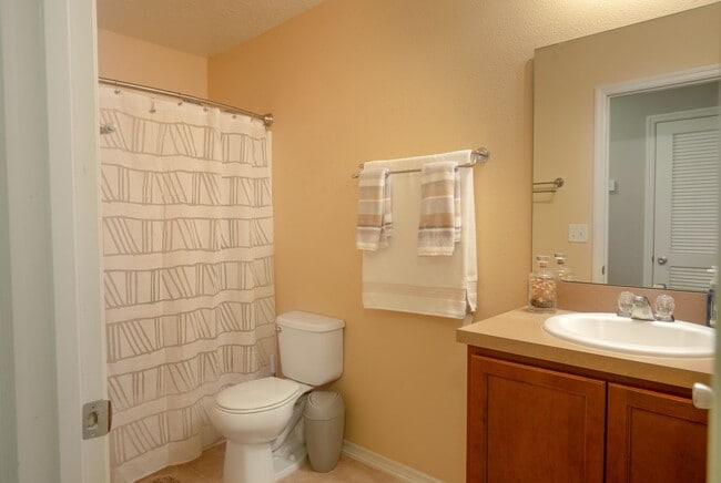 Building Photo - 2527 Eisner Dr