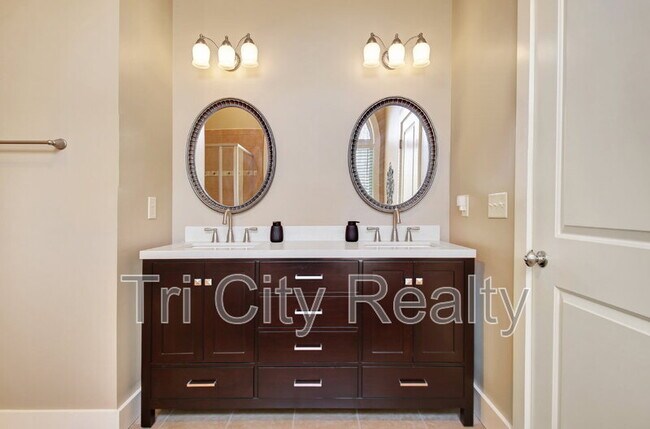 Building Photo - 175 Ridgeway Ct