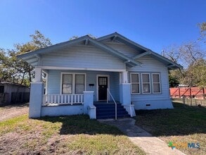 Building Photo - 163 N Sycamore Ave