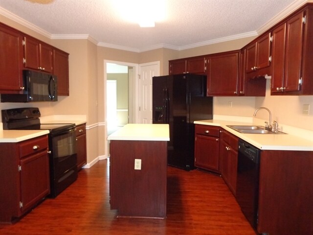 Building Photo - 6556 Brickmont Rd